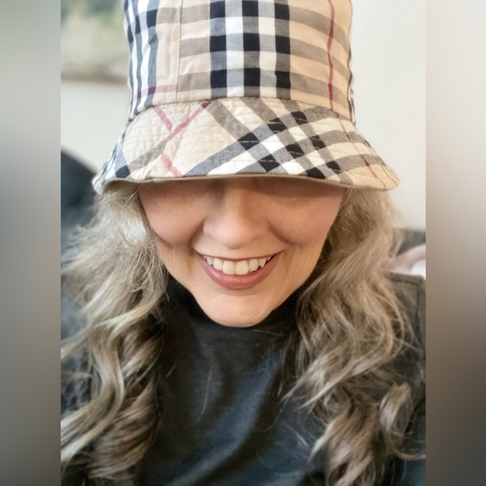 Burberry Checkered reversible Bucket Hat - Black, White, Tan NWT - Picture 2 of 5